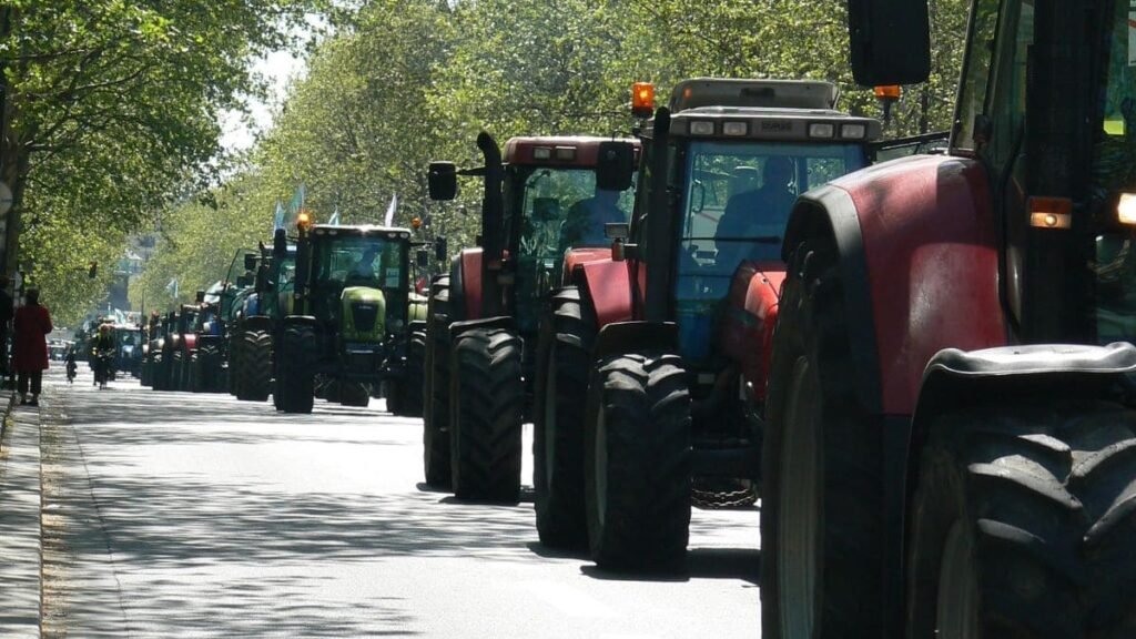 Movilización tractores y agricultores colapsaran Madrid